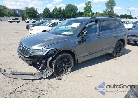 2022 Volkswagen Tiguan 2.0T Se R-Line Black z USA, uszkodzony, nr VIN 3VV8B7AX0NM065521